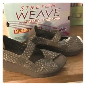 Stretch weave Skechers size 8 color is grey