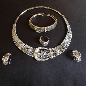Buckle designed silver set