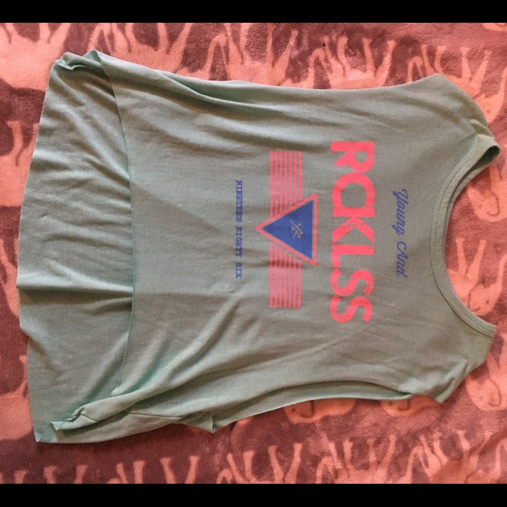 muscle tank top / crop top