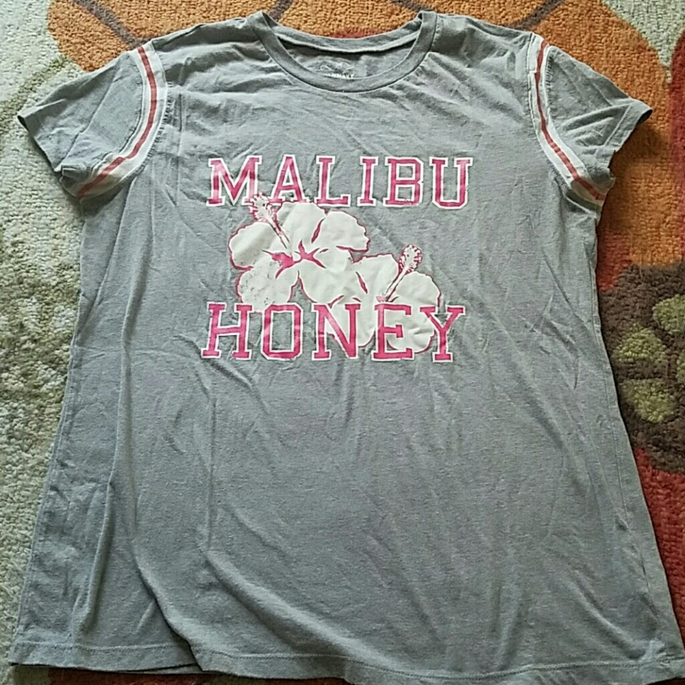 Old navy t-shirt