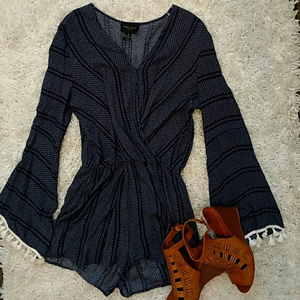 Romeo + Juliet Couture Romper in Navy
