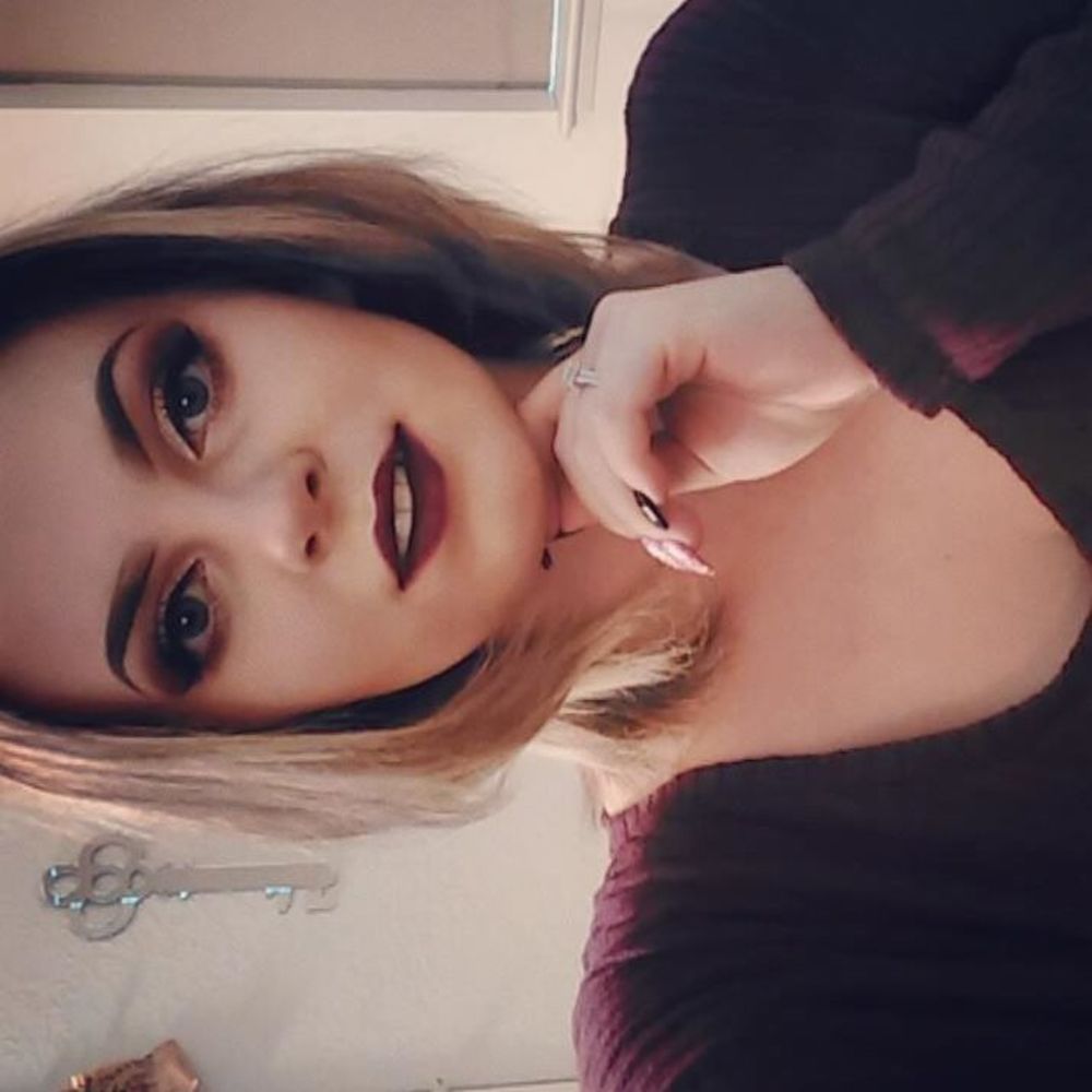 Meet your Posher, Cassandra