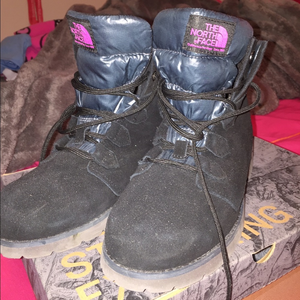 THE NORTH FACE WINTER BOOTS (BLACK)
