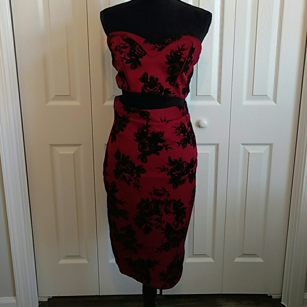 Trixxi Red & Black Midi w Front & Side Cut Outs