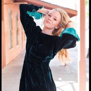 Meet your Posher, Abigail