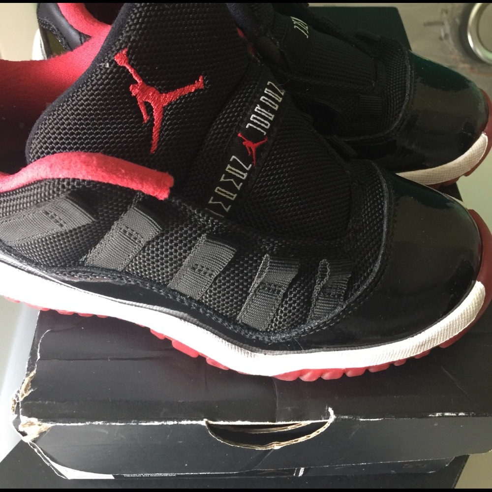 Shoes - Picture 2 of 4