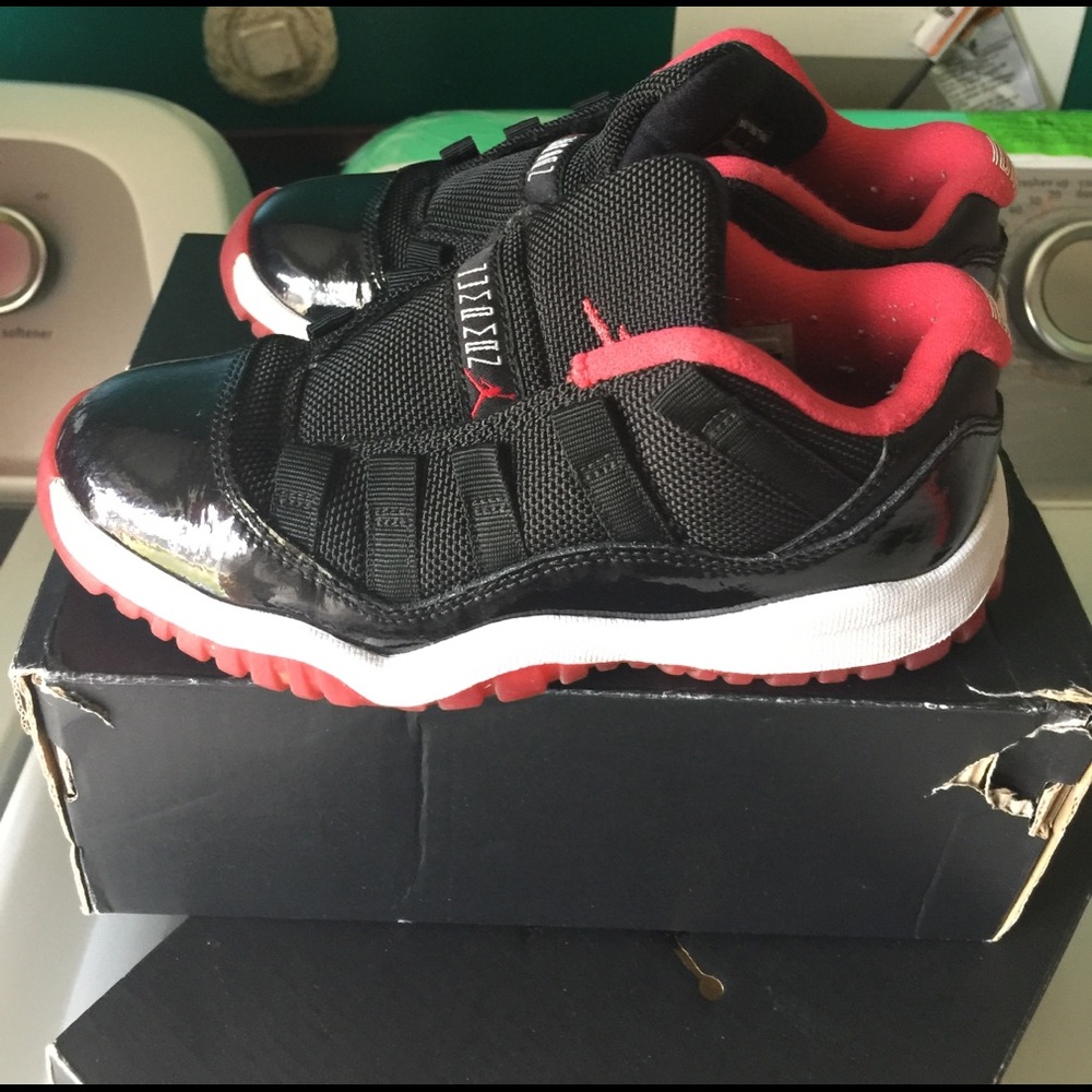 Shoes - Picture 4 of 4