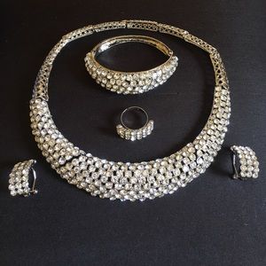 Gorgeous set jewelry set