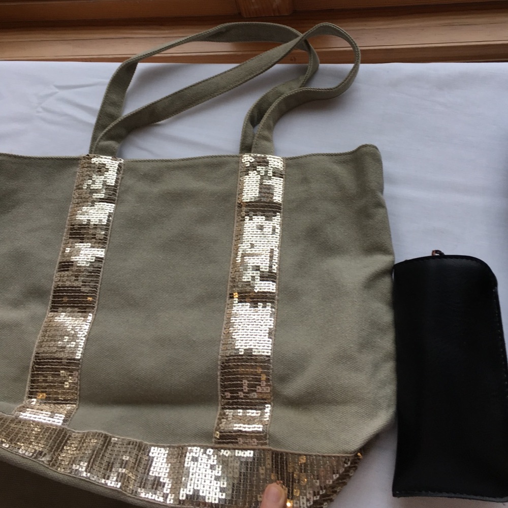 New  Sparkly totes NEW 🌸🌸 - Picture 7 of 7