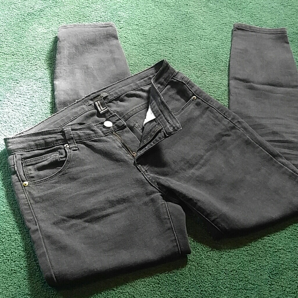 Black skinny jeans