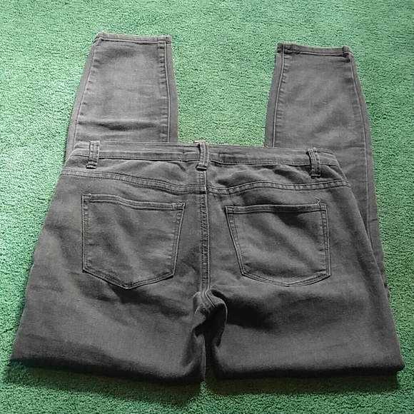 Black skinny jeans - Picture 3 of 3