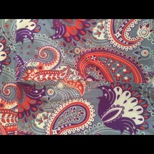EUC gray paisley floral TC LuLaRoe leggings