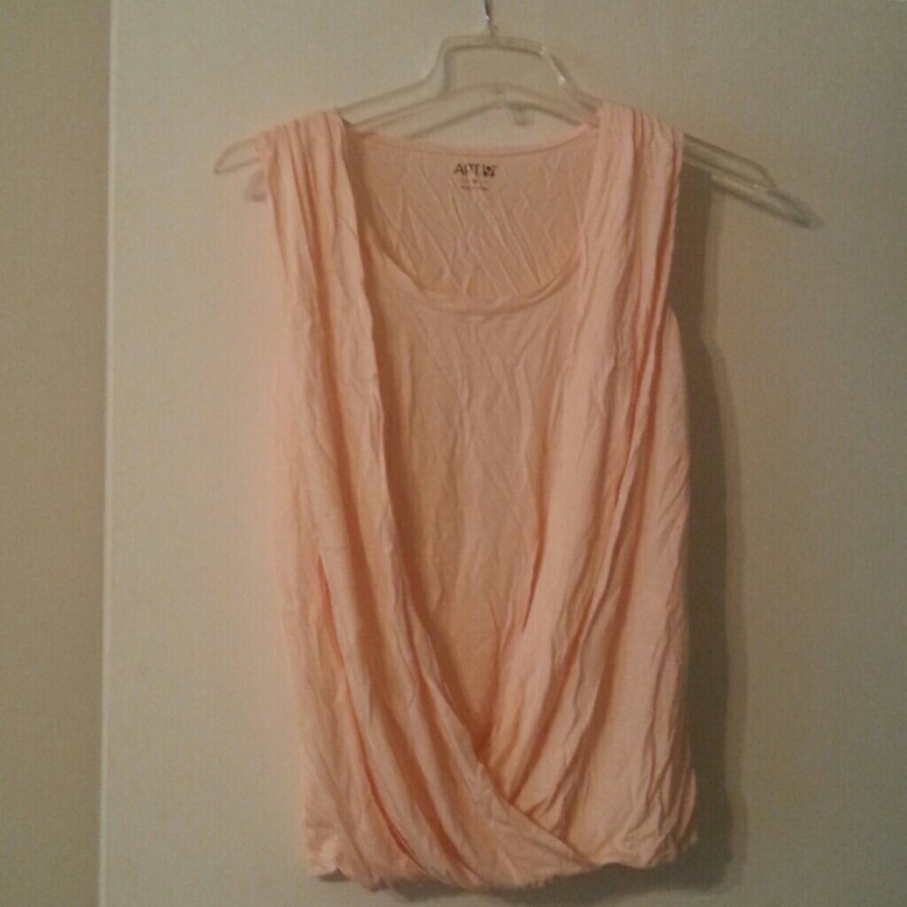 Peach CROSSOVER top in sz M