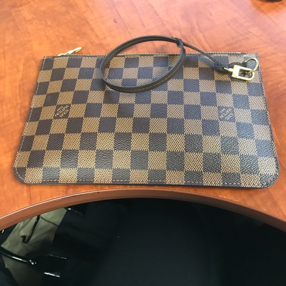 QUICK SALE!AUTHENTIC Louis Vuitton Wristlet/Clutch