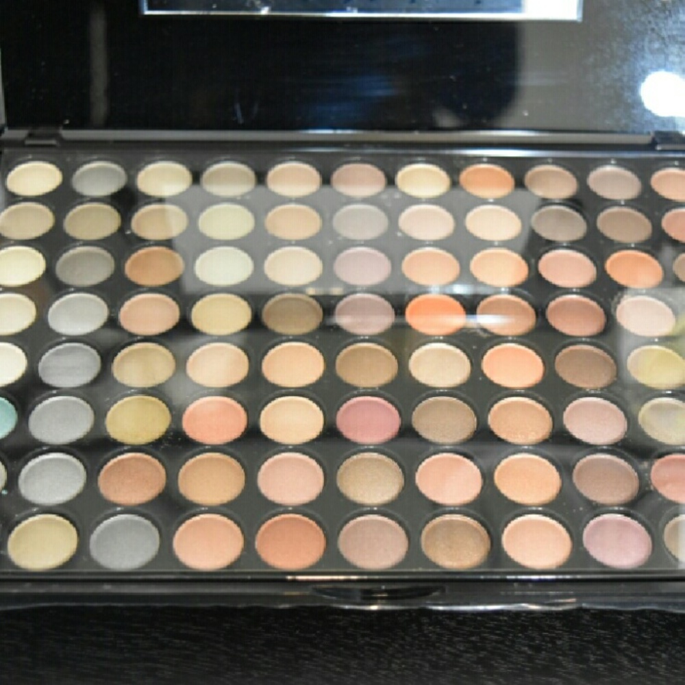 NEW 88 Color Nude Eyeshadow palette:simply spoiled