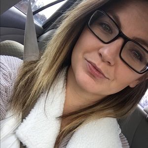 Meet your Posher, Kendra