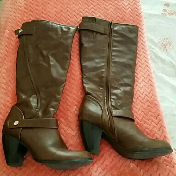 women's knee high boots - Picture 2 of 3