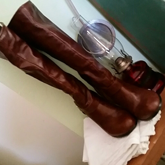 women's knee high boots - Picture 3 of 3