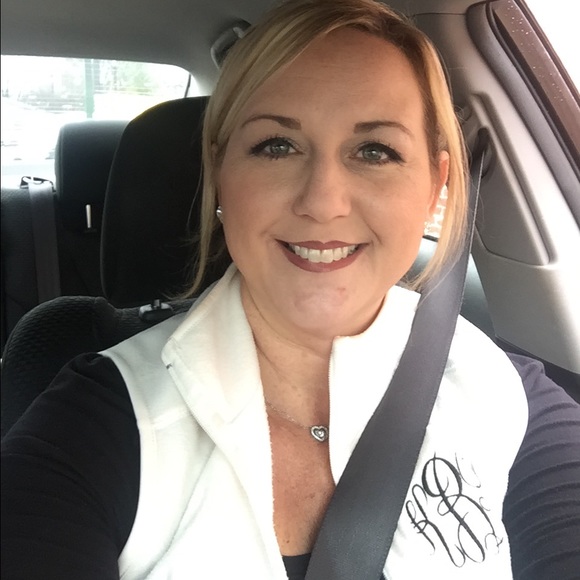 Meet your Posher, Keely - Picture 2 of 2