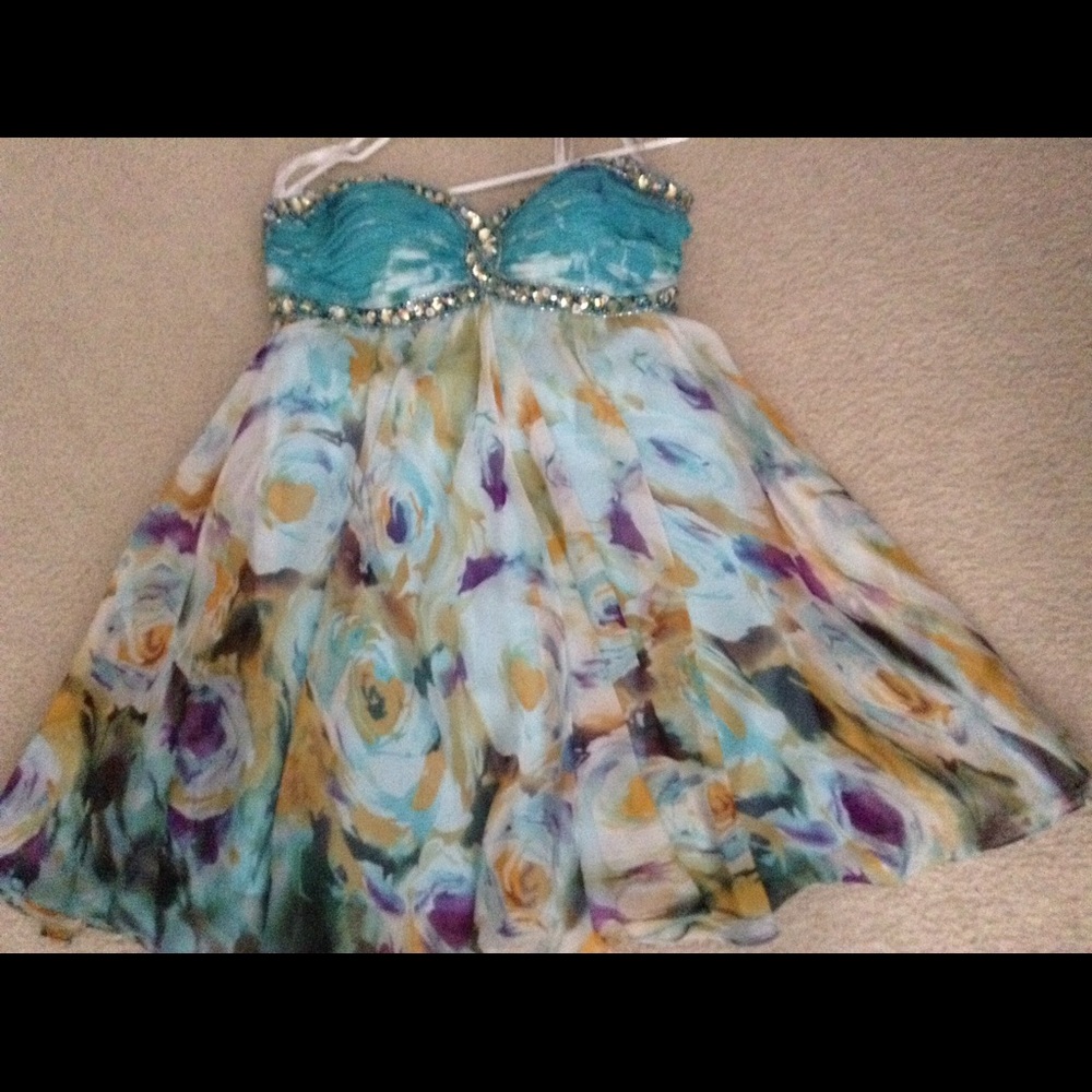 Beautiful strapless chiffon dress