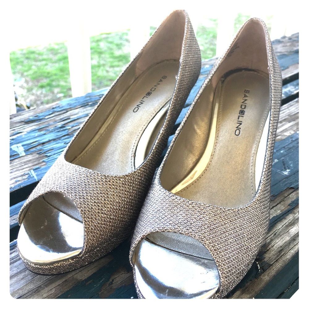 Bandolino peep toe heels