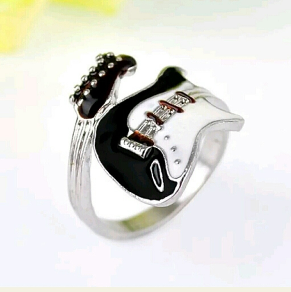 Adorable Guitar Ring!