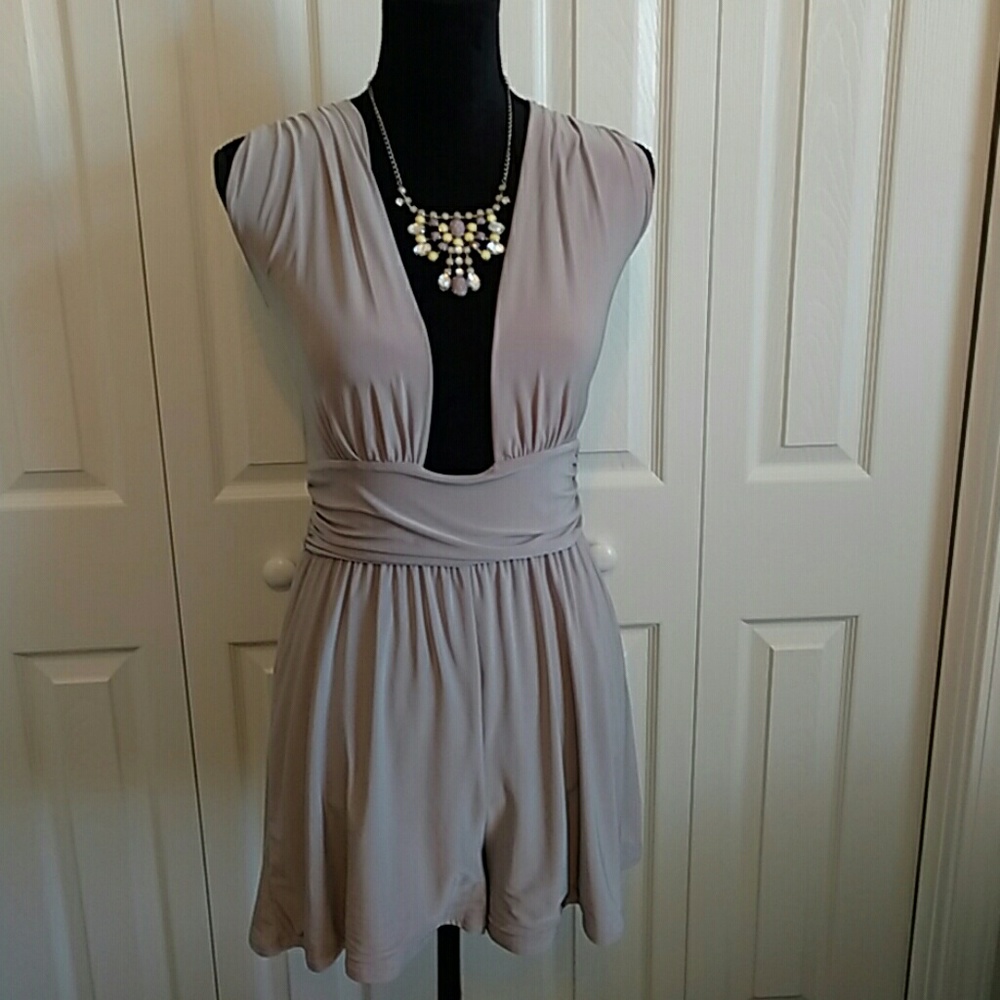 Missguided Plunge Neck Light Grey Romper