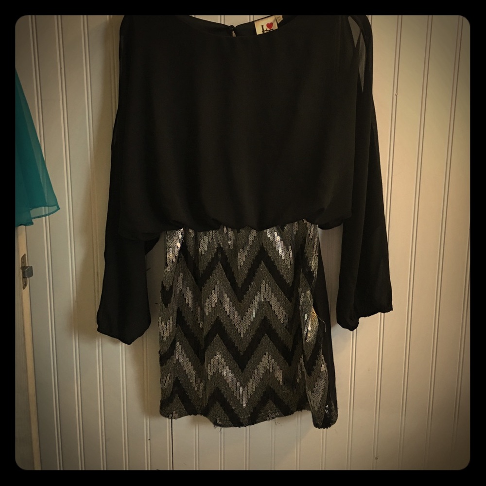 Love point size Medium dress wore 2x