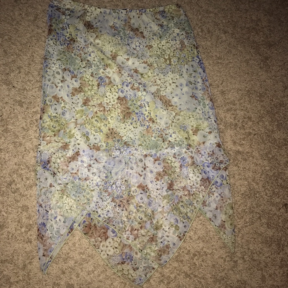 Floral print skirt