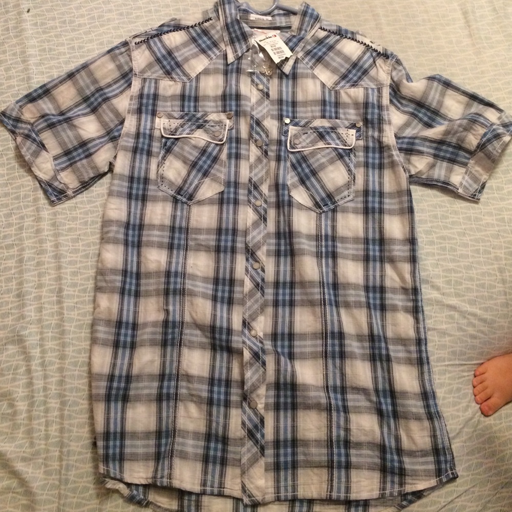 Men's BKE athletic fit button up.