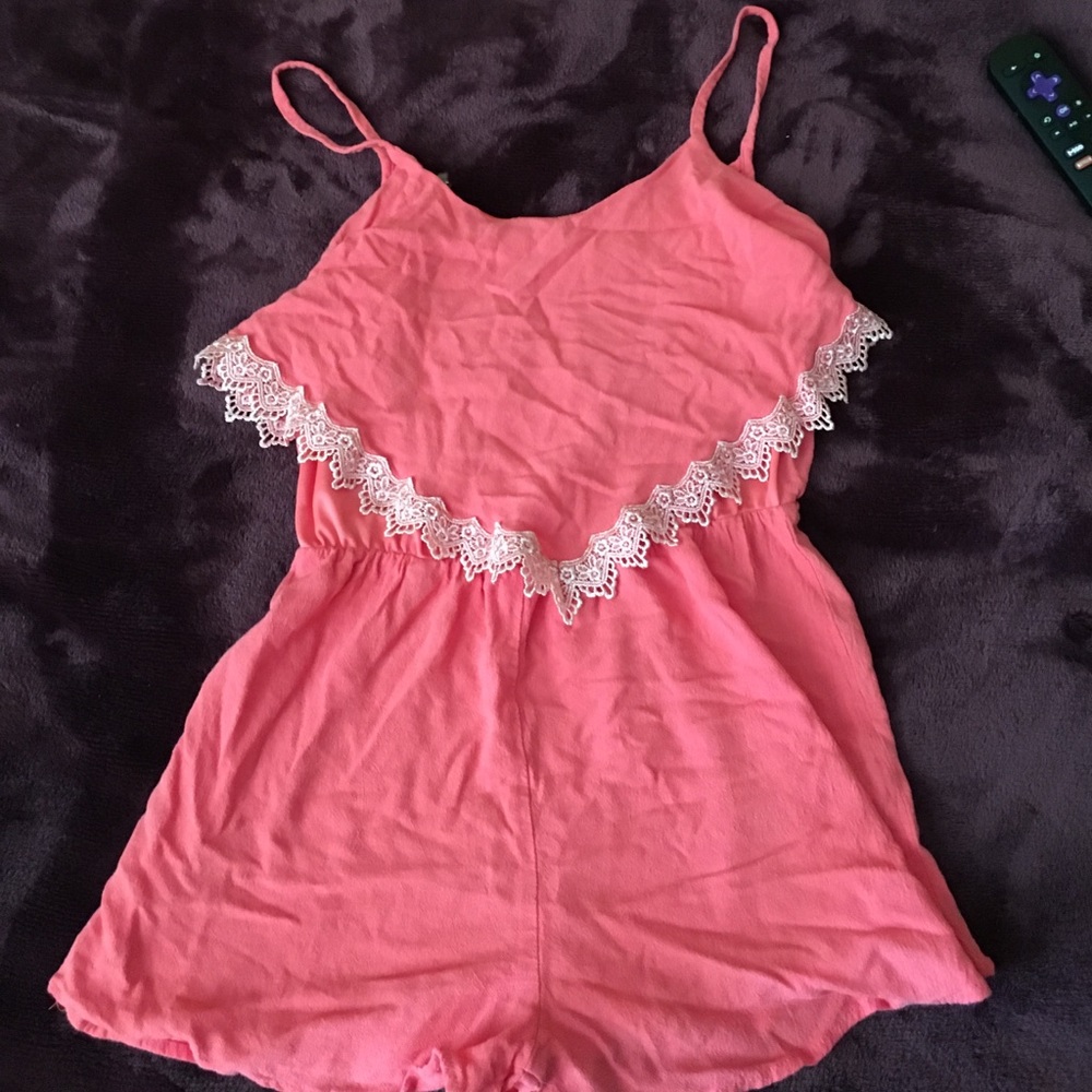 Beautiful spring romper!🌸
