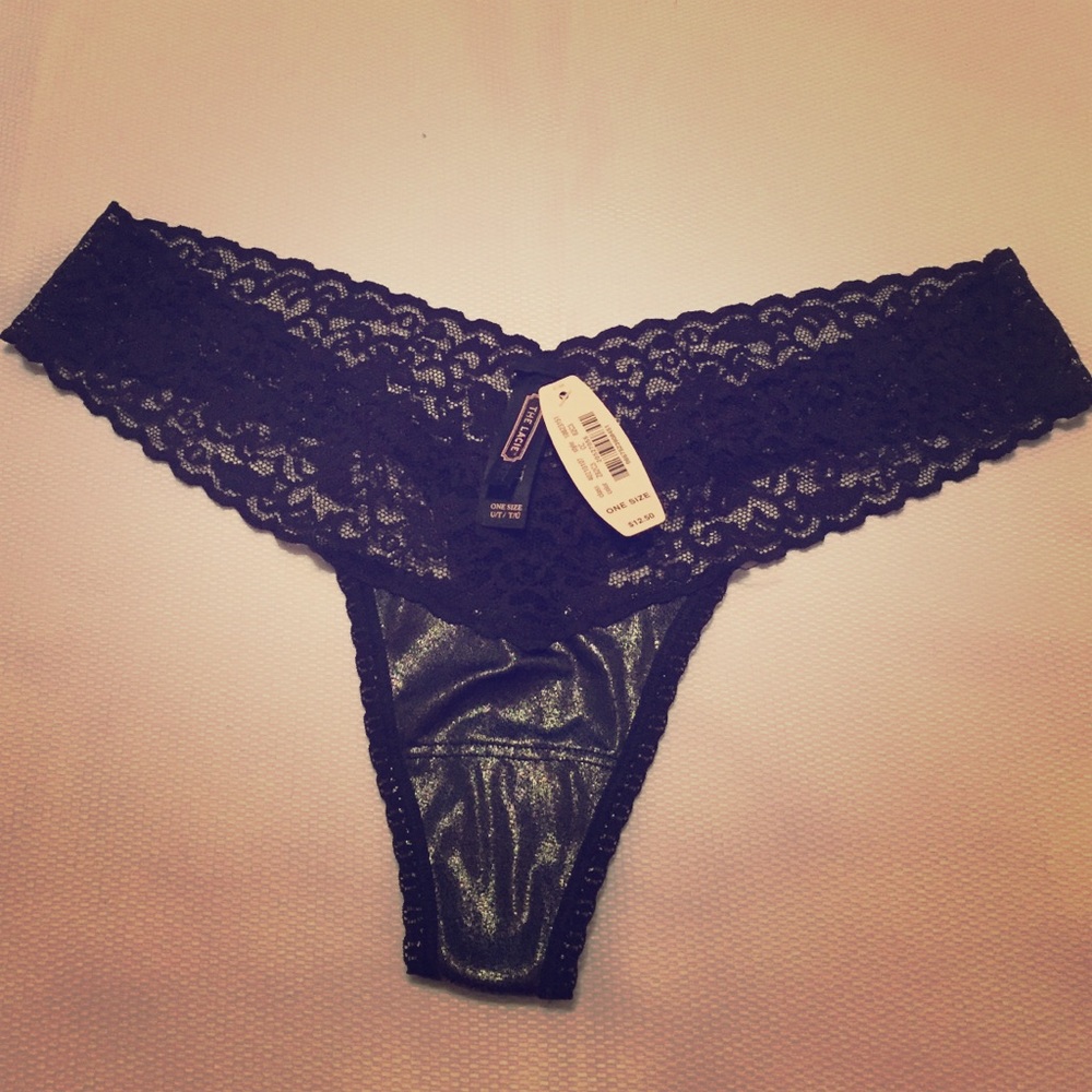 One Victoria Secret Lacie Thong