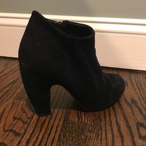 Steve Madden black suede booties with zipper
