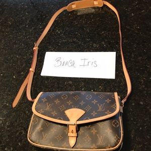 **PRICE DROP** Louis Vuitton Sologne 👜💜