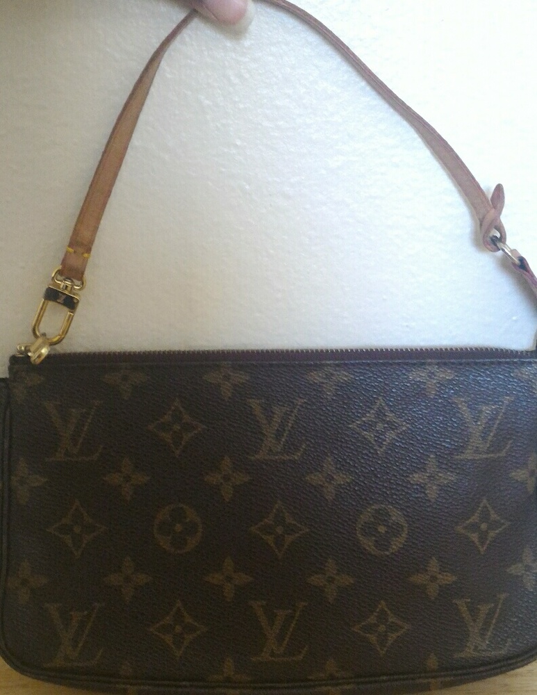 👑SOLD👑 Louis Vuitton Vintage Monogram Pochette