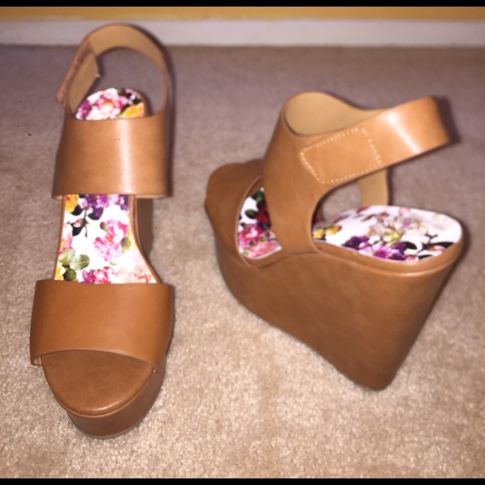 Never been worn wedge heels! ❤ Size 8 ❤ NO BOX