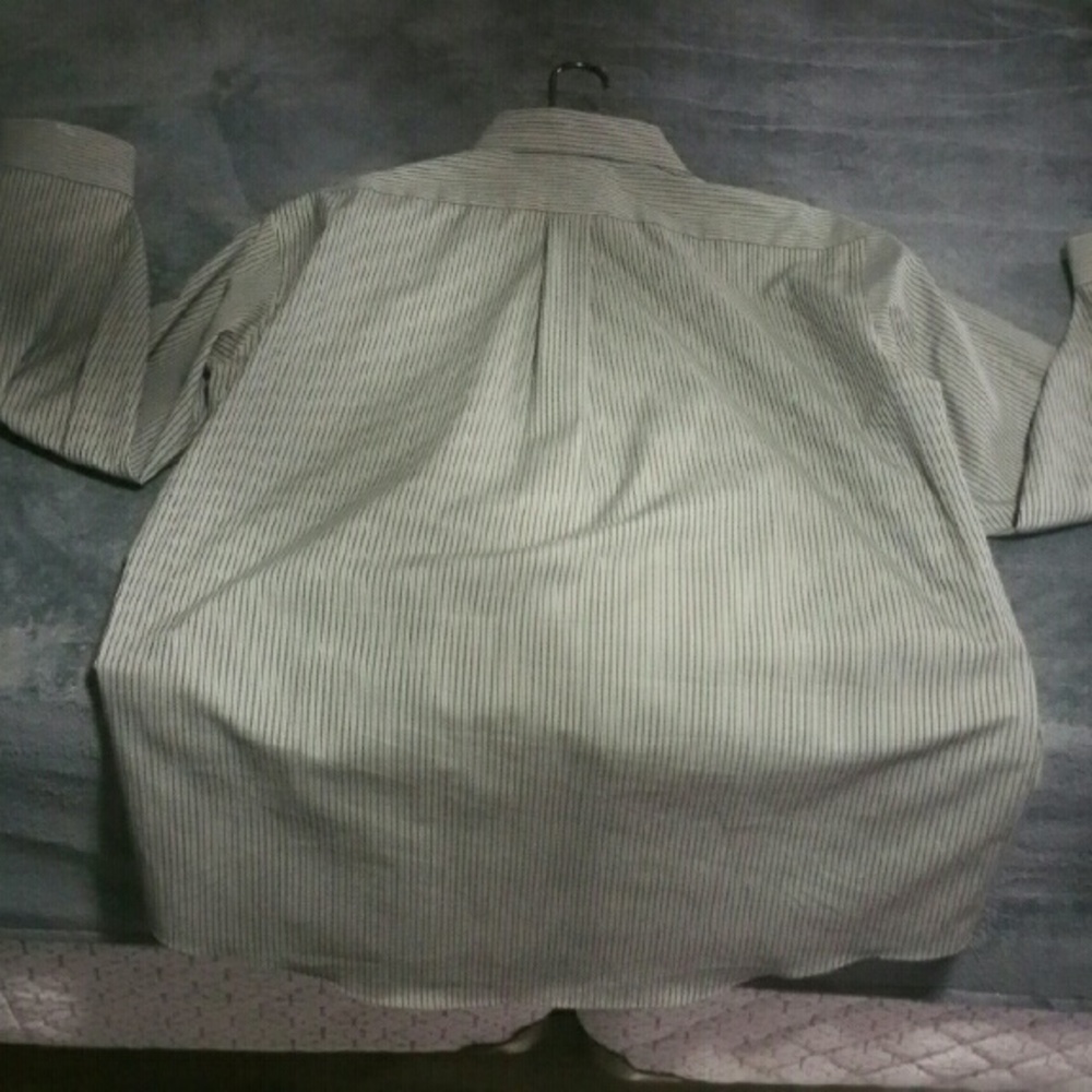 Long sleeve button up - Picture 2 of 3