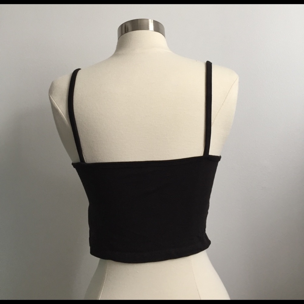 Black cropped tank