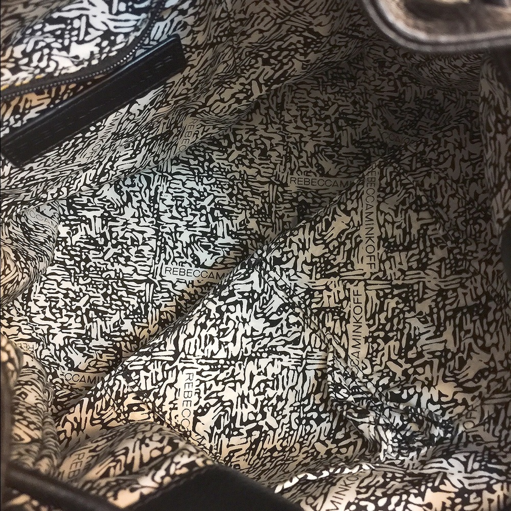 🎉Sale🎉HP🎉NWT Rebecca Minkoff leather bucket bag - Picture 4 of 8