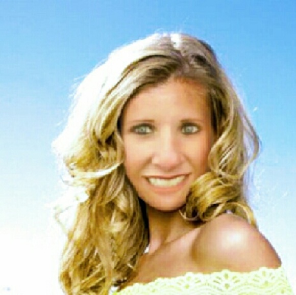 Meet your Posher, Tara - Picture 1 of 1