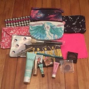 Makeup bundle