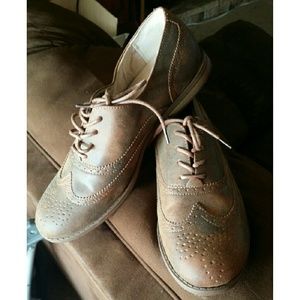 Women's size 9 1/2 Brown Oxford shoes