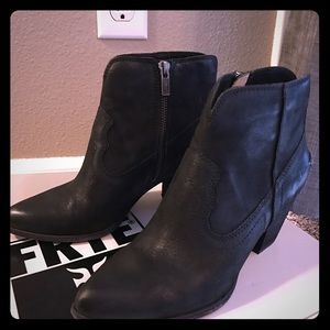 Frye Renee Seam Short Bootie