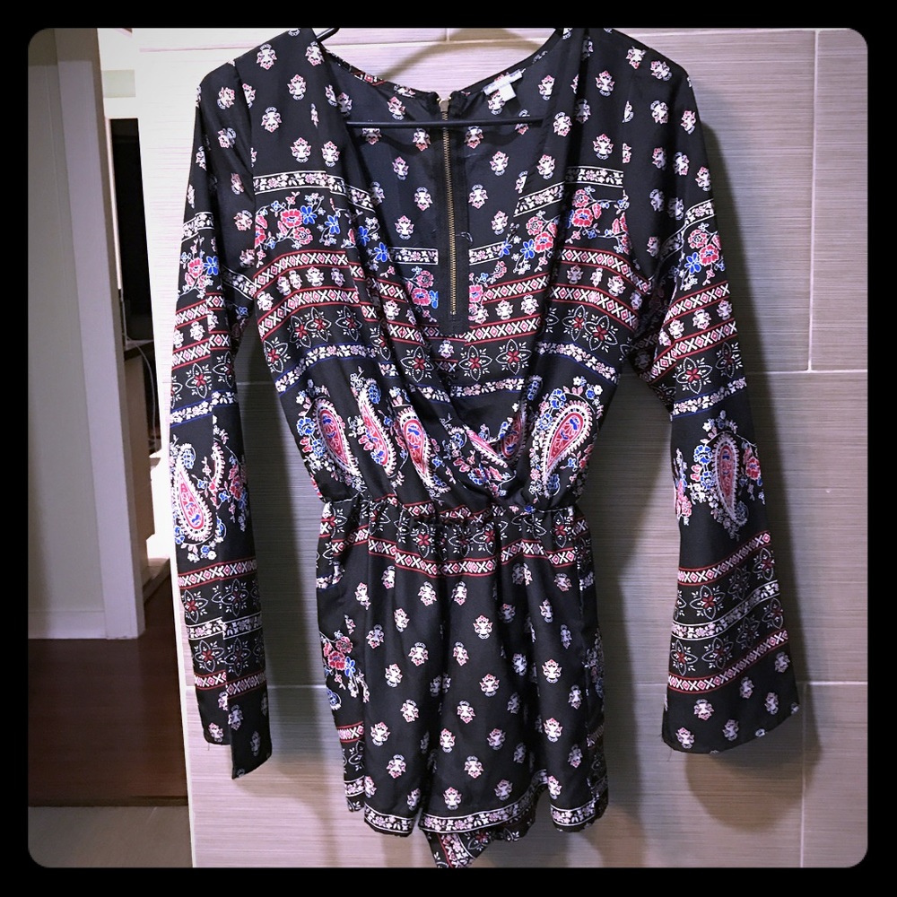 Charlotte Russe long sleeve Romper - Size XS