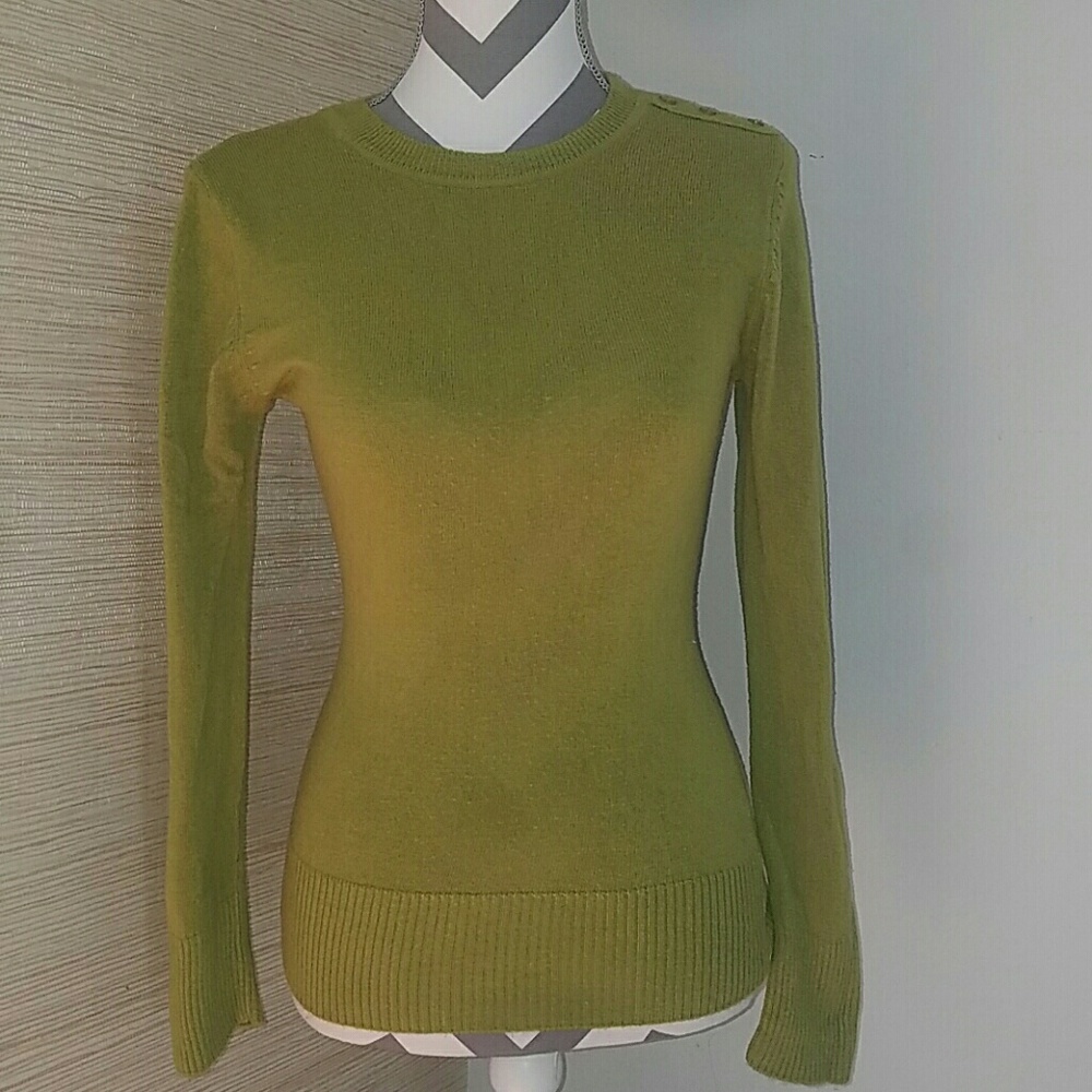 Olive green soft sweater- includes magic!