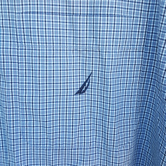 Nautica button down shirt - Picture 3 of 4
