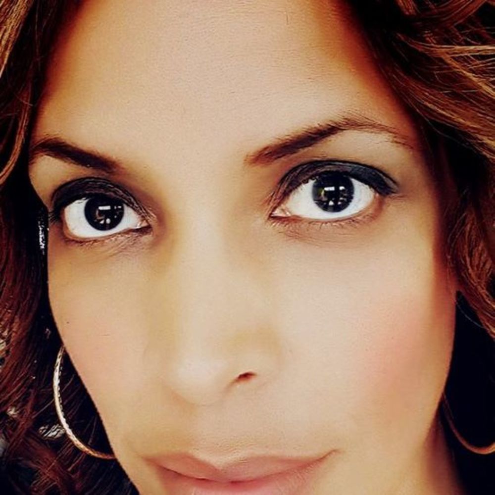 Meet your Posher, Raquel