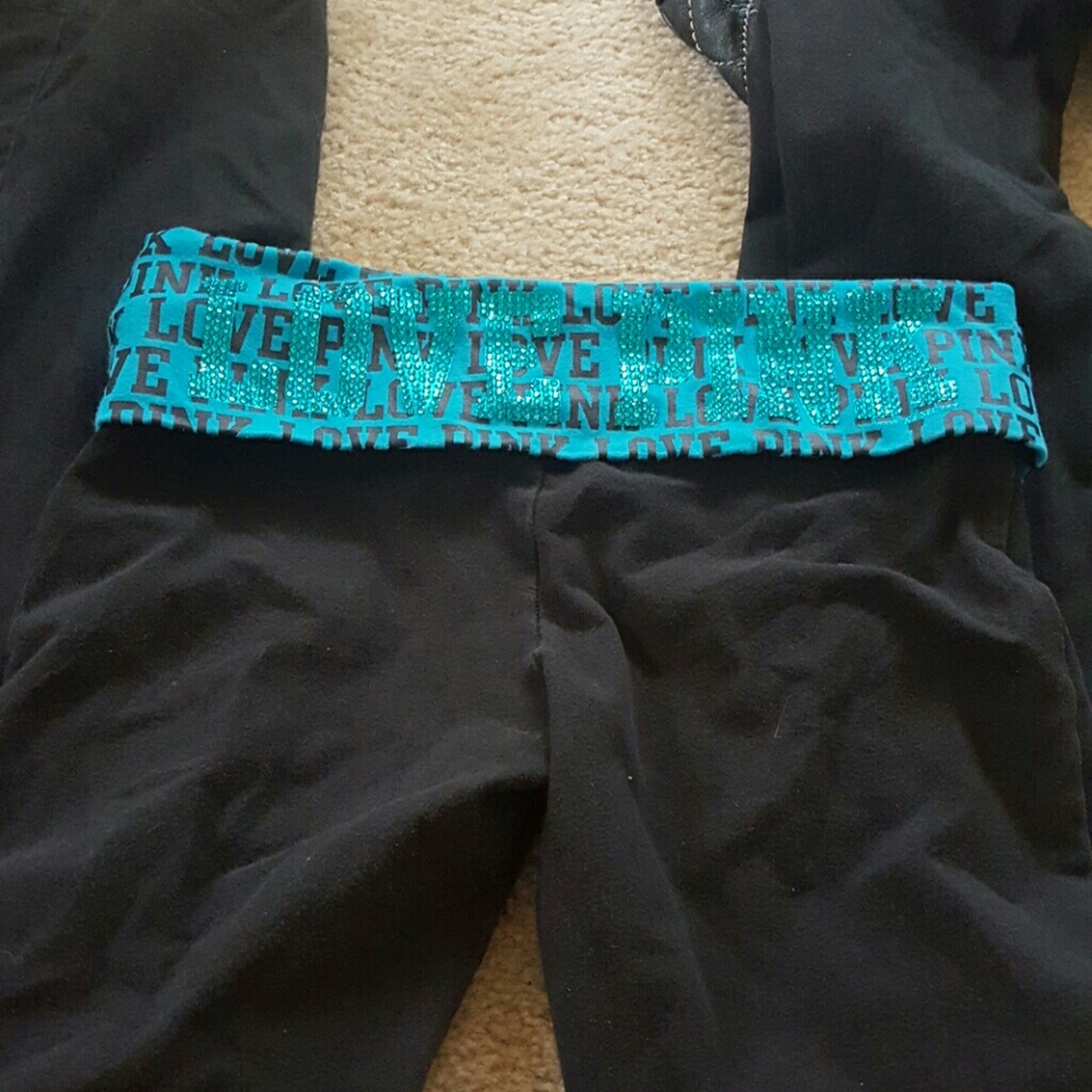 vs pink yoga pants