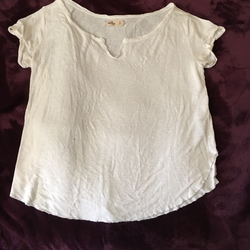 White loose fitting Hollister t shirt!