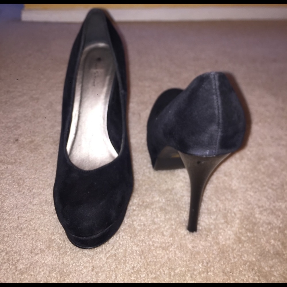 Black suede pumps! 🖤 Size 8.5 🖤